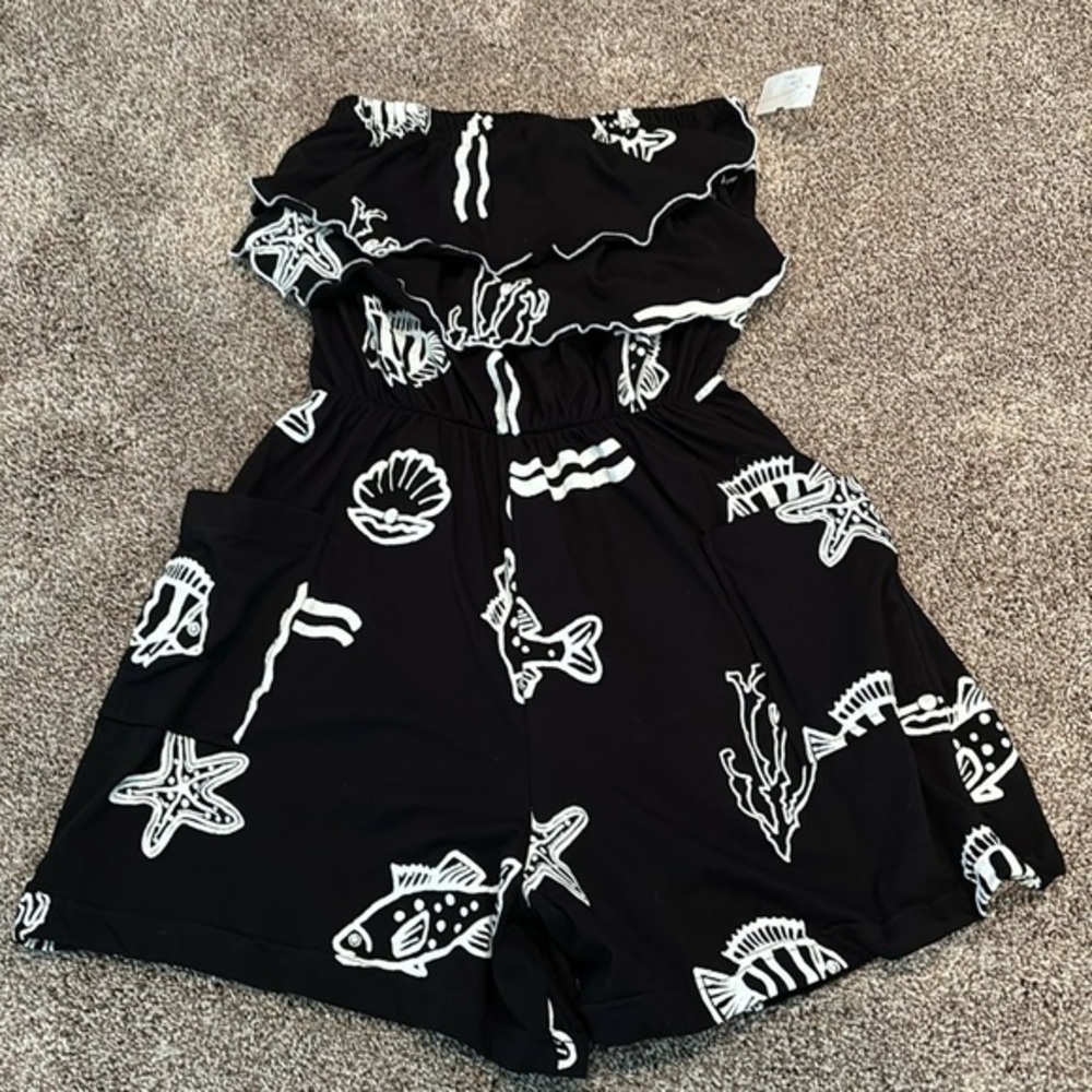 NWT Tube Top Tropical Shorts Romper Size Medium